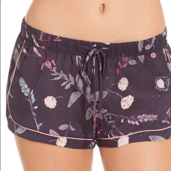Midnight Bakery Other - 🆕NWT silk pj shorts - GORGEOUS